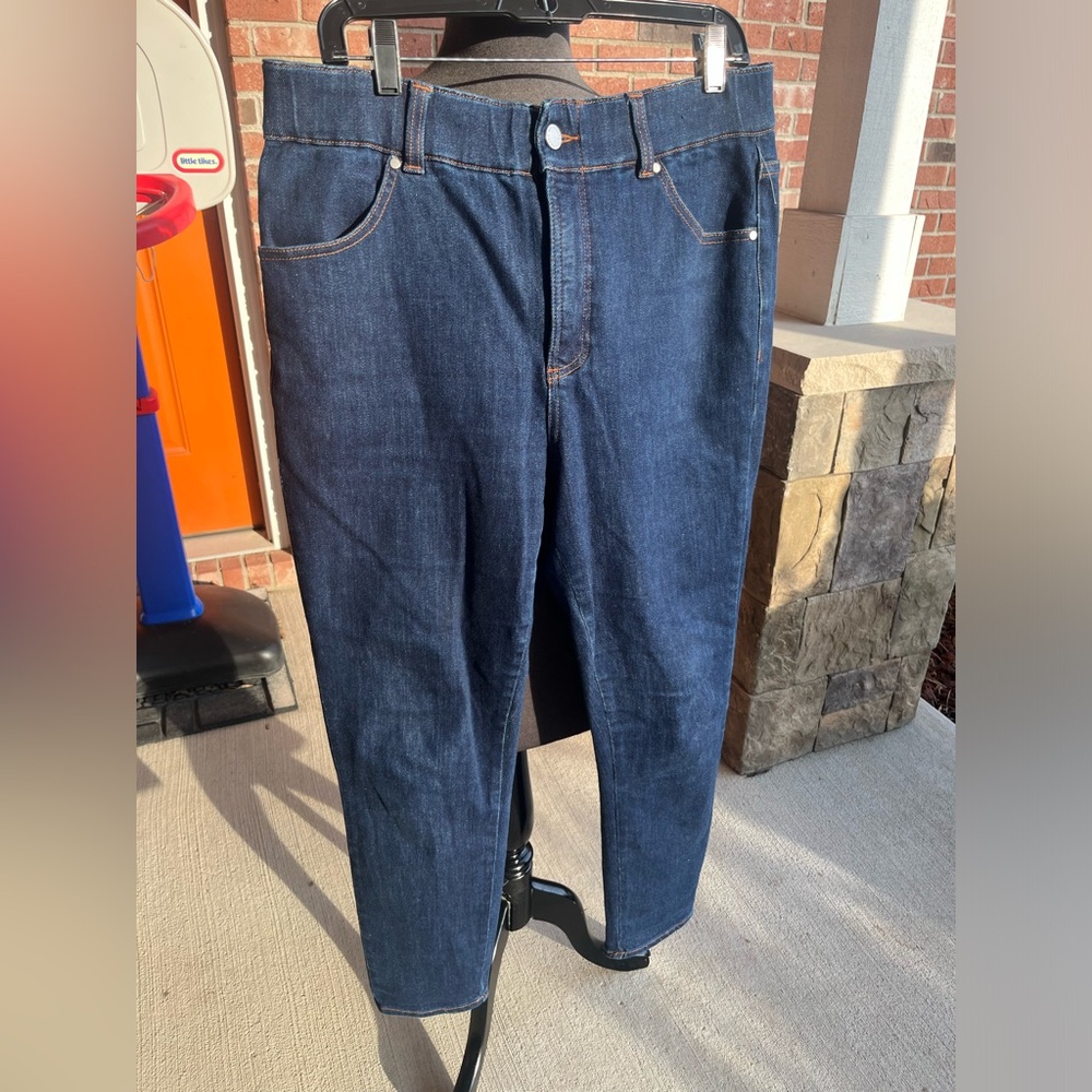 Universal Standard like new dark wash slim jeans stretch waist size 14 ladies